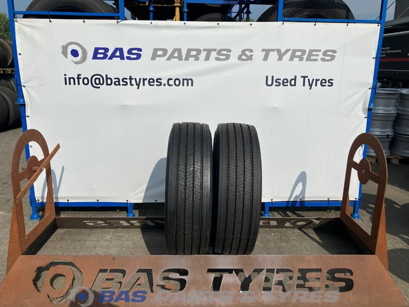 Continental Continental 315/70R22.5 Universeel 154/150 M+S 3PMSF gebruikte set - Neumático para Camión: foto 1 Continental Continental 315/70R22.5 Universeel 154/150 M+S 3PMSF gebruikte set - Neumático para Camión: foto 1