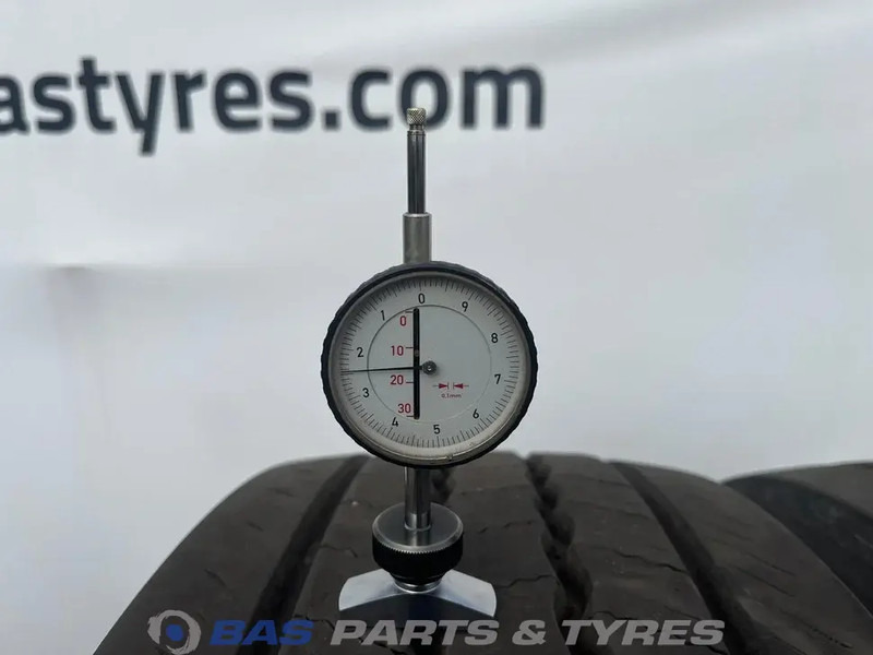 Continental Continental 315/80R22.5 Hybrid HS5 156/150 M+S 3PMSF gebruikte set - Neumático para Camión: foto 3 Continental Continental 315/80R22.5 Hybrid HS5 156/150 M+S 3PMSF gebruikte set - Neumático para Camión: foto 3