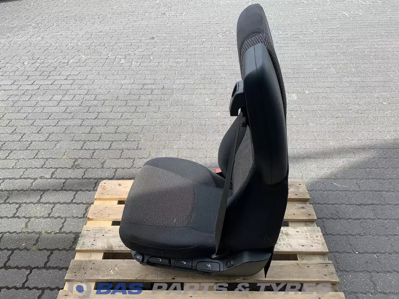 DAF CF Euro 6 - Asiento para Camión: foto 2 DAF CF Euro 6 - Asiento para Camión: foto 2