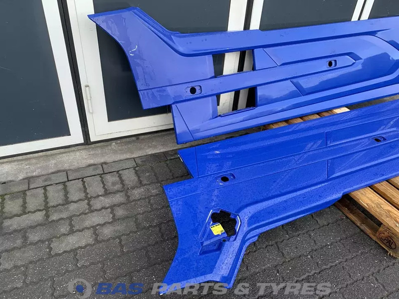 DAF XG Sideskirt Set DAF 2292740 - Carrocería y exterior para Camión: foto 3 DAF XG Sideskirt Set DAF 2292740 - Carrocería y exterior para Camión: foto 3