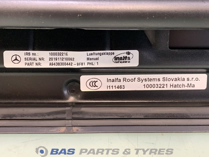 Mercedes-Benz Dakluik Mercedes A 943 830 04 42 - Visera parasol para Camión: foto 3 Mercedes-Benz Dakluik Mercedes A 943 830 04 42 - Visera parasol para Camión: foto 3