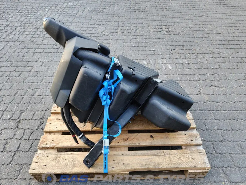 DAF XG DAF AdBlue tank 2297062 - Piezas de recambio para Camión: foto 3 DAF XG DAF AdBlue tank 2297062 - Piezas de recambio para Camión: foto 3