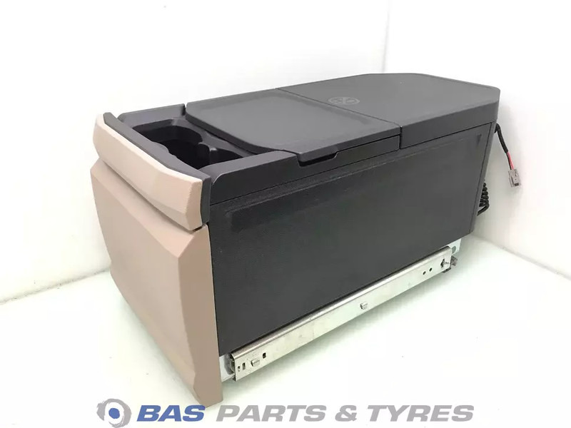 DAF XG Koelkast DAF 35 Liter 2318729 - Piezas de recambio para Camión: foto 2 DAF XG Koelkast DAF 35 Liter 2318729 - Piezas de recambio para Camión: foto 2