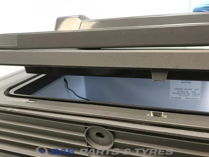 Piezas de recambio para Camión Scania S-Serie NextGen Koelkast Scania 40 Liter 2706575: foto 8