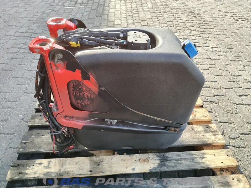 Scania Scania AdBlue tank 2919673 - Piezas de recambio para Camión: foto 4 Scania Scania AdBlue tank 2919673 - Piezas de recambio para Camión: foto 4