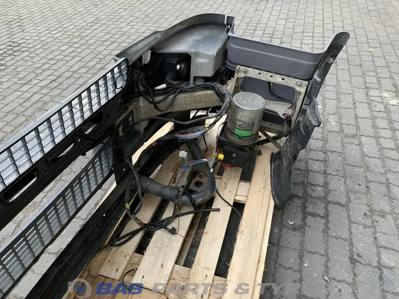 Renault Premium (Meerdere types) - Parachoques para Camión: foto 5 Renault Premium (Meerdere types) - Parachoques para Camión: foto 5