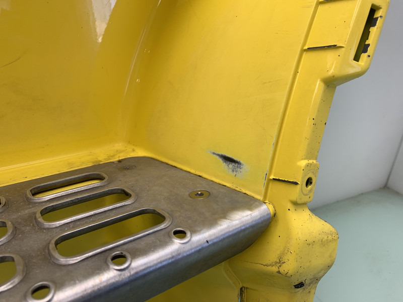 Volvo FM4 Opstap Links Volvo 82644146 - Carrocería y exterior para Camión: foto 3 Volvo FM4 Opstap Links Volvo 82644146 - Carrocería y exterior para Camión: foto 3