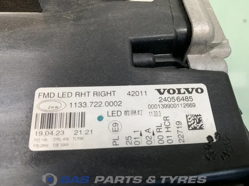 Volvo FM5 Koplamp Rechts 23752806 - Faro delantero para Camión: foto 4 Volvo FM5 Koplamp Rechts 23752806 - Faro delantero para Camión: foto 4