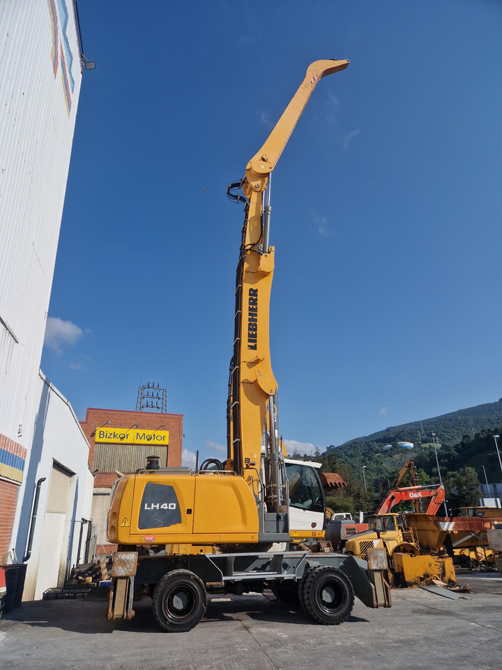 LIEBHERR LH40M - Manipulador de materiales: foto 1 LIEBHERR LH40M - Manipulador de materiales: foto 1
