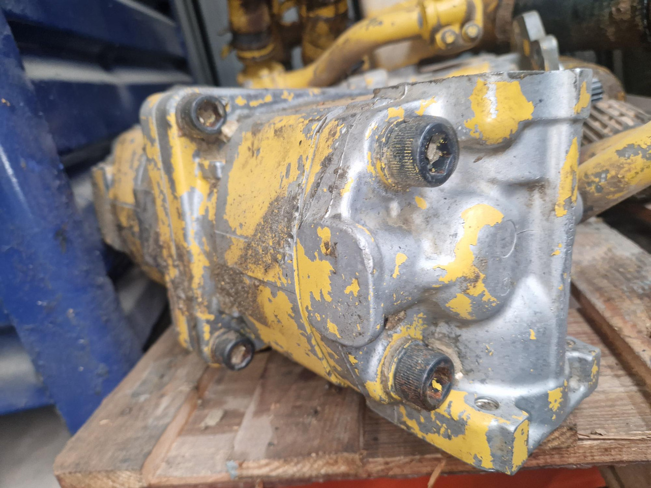 KOMATSU HD 465.3 - Piezas de recambio para Maquinaria de construcción: foto 4 KOMATSU HD 465.3 - Piezas de recambio para Maquinaria de construcción: foto 4