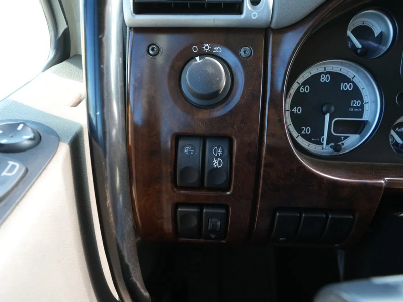 Camión grúa DAF CF 85 FAN Kraanwagen met bak, 47 t. HMF kraan: foto 19