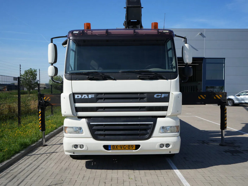 Camión grúa DAF CF 85 FAN Kraanwagen met bak, 47 t. HMF kraan: foto 16