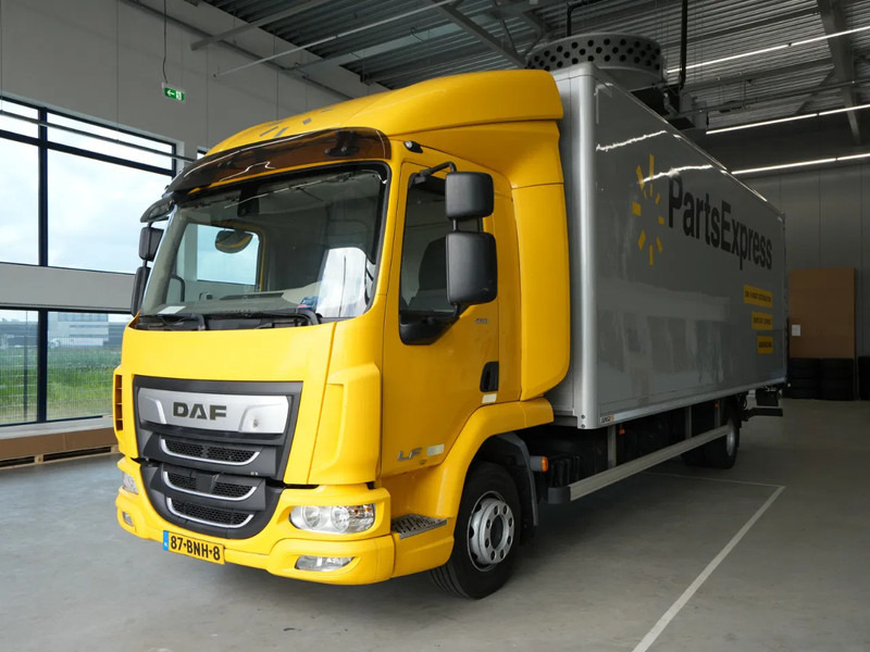 DAF LF 210 FA, 12t, Gesloten Bak, Laadklep 1,5t, Zijdeur, New Apk - Camión caja cerrada: foto 1 DAF LF 210 FA, 12t, Gesloten Bak, Laadklep 1,5t, Zijdeur, New Apk - Camión caja cerrada: foto 1