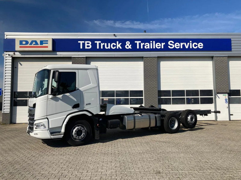 DAF XD 450 FAN CHASSIS SLEEPER CAB PTO STEERING LIFTAXLE 480WB - NEW - Camión chasis: foto 1 DAF XD 450 FAN CHASSIS SLEEPER CAB PTO STEERING LIFTAXLE 480WB - NEW - Camión chasis: foto 1