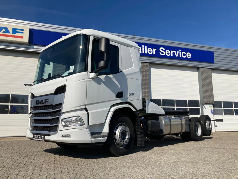 DAF XD 450 FAN CHASSIS SLEEPER CAB PTO STEERING LIFTAXLE 480WB - NEW - Camión chasis: foto 5 DAF XD 450 FAN CHASSIS SLEEPER CAB PTO STEERING LIFTAXLE 480WB - NEW - Camión chasis: foto 5