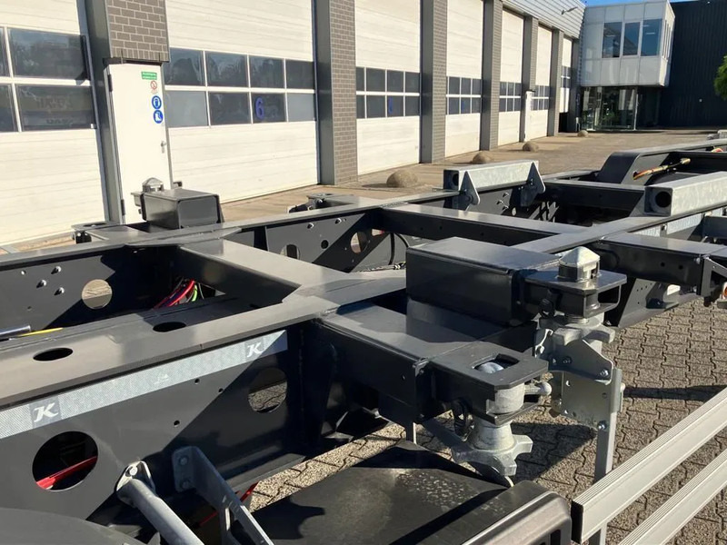 Kässbohrer SHG AVH / 45 - 12 / 27 Voor- en achterzijde uitschuifbaar -> 20"/40"/45" - Semirremolque portacontenedore/ Intercambiable: foto 5 Kässbohrer SHG AVH / 45 - 12 / 27 Voor- en achterzijde uitschuifbaar -> 20"/40"/45" - Semirremolque portacontenedore/ Intercambiable: foto 5