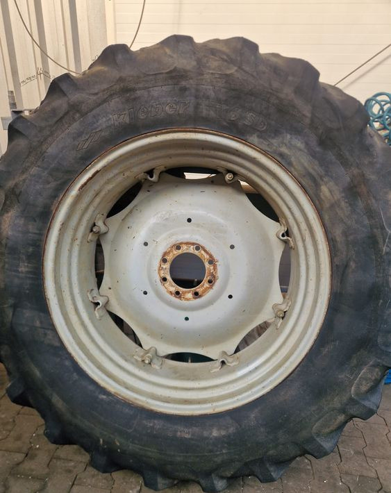Części do Ciągnika Massey Ferguson MF 3000, 6000 Koła tylne 18,4R38 do ciągnika MF - Rueda completa para Maquinaria agrícola: foto 1 Części do Ciągnika Massey Ferguson MF 3000, 6000 Koła tylne 18,4R38 do ciągnika MF - Rueda completa para Maquinaria agrícola: foto 1