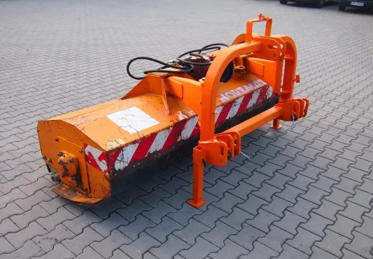 Kosiarka bijakowa 2M 2005 Szerokość robocza 2m - Desbrozadora de martillos: foto 3 Kosiarka bijakowa 2M 2005 Szerokość robocza 2m - Desbrozadora de martillos: foto 3