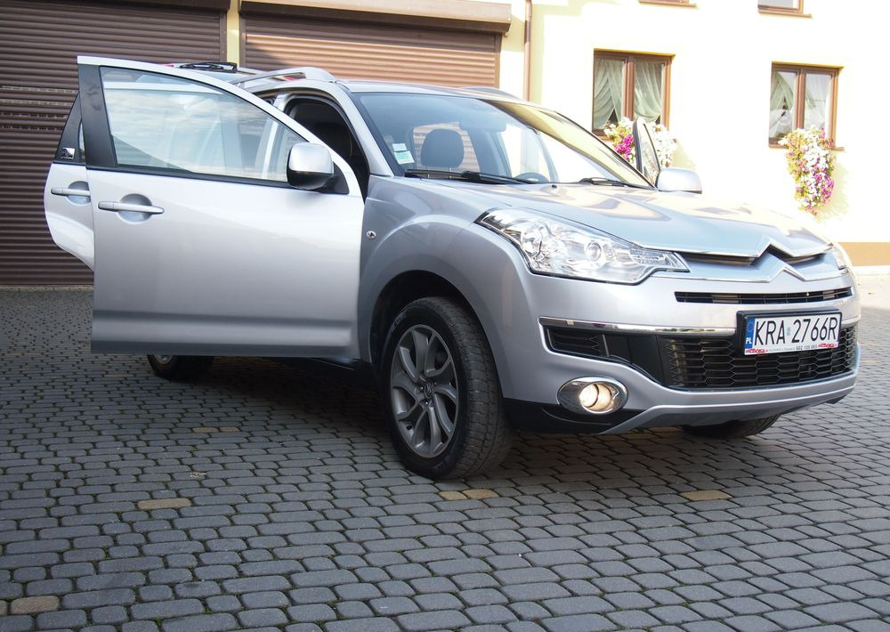 Samochód Citroen C-Crosser 2.2 HDI 2010 Samochód osobowy SUW 4x4 - Coche: foto 3 Samochód Citroen C-Crosser 2.2 HDI 2010 Samochód osobowy SUW 4x4 - Coche: foto 3