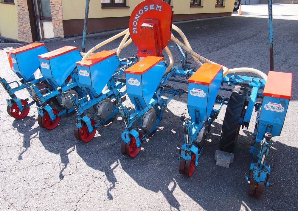 Siewnik Monosem   do kukurydzy ,buraków i słonecznika - Sembradora de precisión: foto 5 Siewnik Monosem   do kukurydzy ,buraków i słonecznika - Sembradora de precisión: foto 5