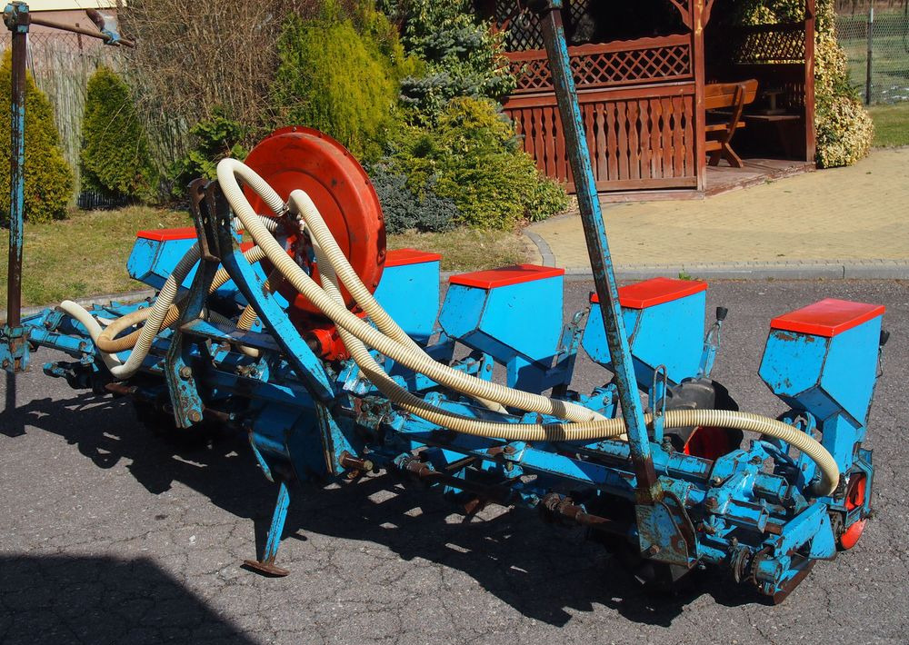 Siewnik Monosem   do kukurydzy ,buraków i słonecznika - Sembradora de precisión: foto 2 Siewnik Monosem   do kukurydzy ,buraków i słonecznika - Sembradora de precisión: foto 2