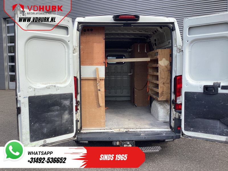 Peugeot Boxer 2.0 HDI 130 pk L2H2 EXPORT ONLY Gev.Stoel/ Climate/ Navi/ Camera/ Cruise/ Trekhaak - Furgoneta pequeña: foto 5 Peugeot Boxer 2.0 HDI 130 pk L2H2 EXPORT ONLY Gev.Stoel/ Climate/ Navi/ Camera/ Cruise/ Trekhaak - Furgoneta pequeña: foto 5
