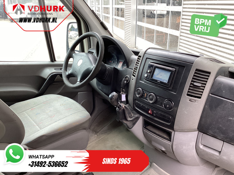 Volkswagen Crafter 35 2.5 TDI EXPORT ONLY Riem V.V/ APK 5-2026/ Imperiaal/ Gev.stoel/ 2.8T trekverm./ Navi/ Trekhaak/ Airco - Furgón: foto 3 Volkswagen Crafter 35 2.5 TDI EXPORT ONLY Riem V.V/ APK 5-2026/ Imperiaal/ Gev.stoel/ 2.8T trekverm./ Navi/ Trekhaak/ Airco - Furgón: foto 3