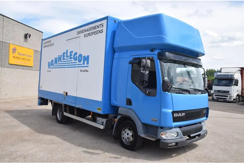 DAF LF 220 LF45 220 - Camión caja cerrada: foto 4 DAF LF 220 LF45 220 - Camión caja cerrada: foto 4