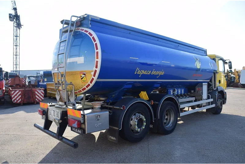 Camión cisterna MAN TGM 26.340: foto 7