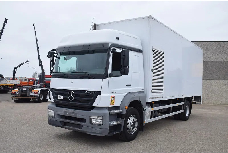 Mercedes-Benz Axor 1824 - Camión caja cerrada: foto 2 Mercedes-Benz Axor 1824 - Camión caja cerrada: foto 2