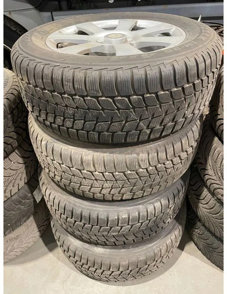 Bridgestone *Mercedes velgen 17 inch met Bridgestone banden*235/60 R17 - Neumáticos y llantas para Coche: foto 1 Bridgestone *Mercedes velgen 17 inch met Bridgestone banden*235/60 R17 - Neumáticos y llantas para Coche: foto 1