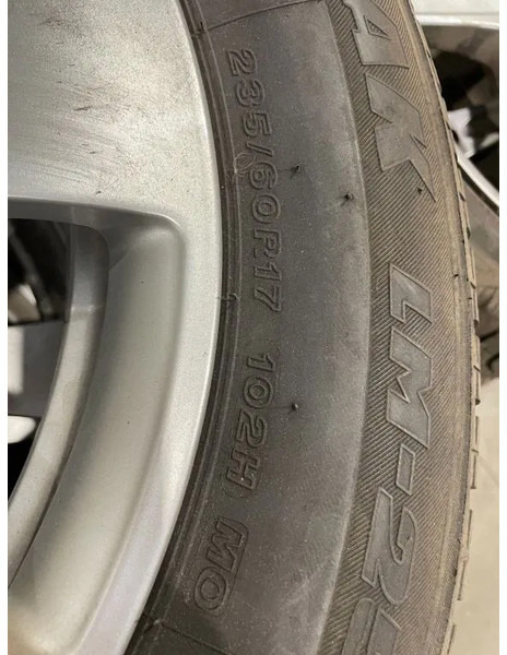 Bridgestone *Mercedes velgen 17 inch met Bridgestone banden*235/60 R17 - Neumáticos y llantas para Coche: foto 4 Bridgestone *Mercedes velgen 17 inch met Bridgestone banden*235/60 R17 - Neumáticos y llantas para Coche: foto 4