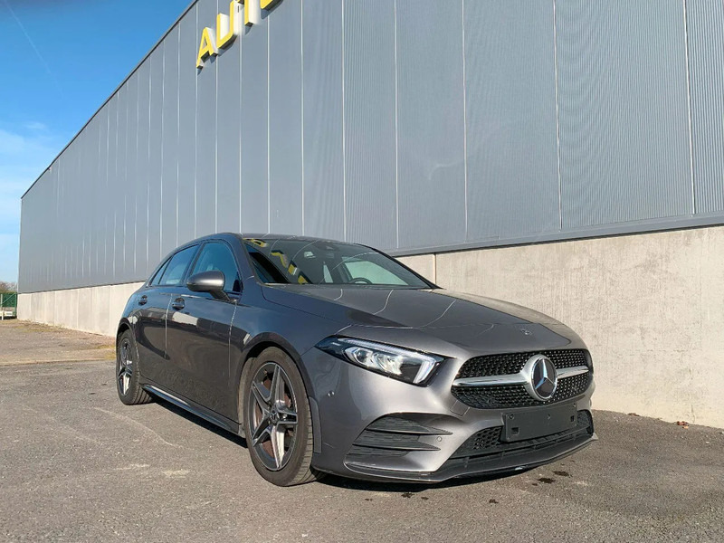 Coche Mercedes-Benz A-Klasse A200: foto 1