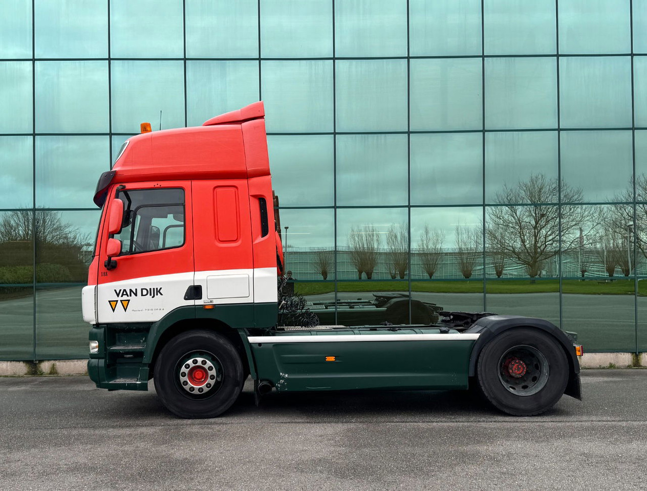DAF CF 85.460 Only 229.800 KM Retarder - Intarder 2x Tanks Tires 90 NL Truck - Cabeza tractora: foto 2 DAF CF 85.460 Only 229.800 KM Retarder - Intarder 2x Tanks Tires 90 NL Truck - Cabeza tractora: foto 2