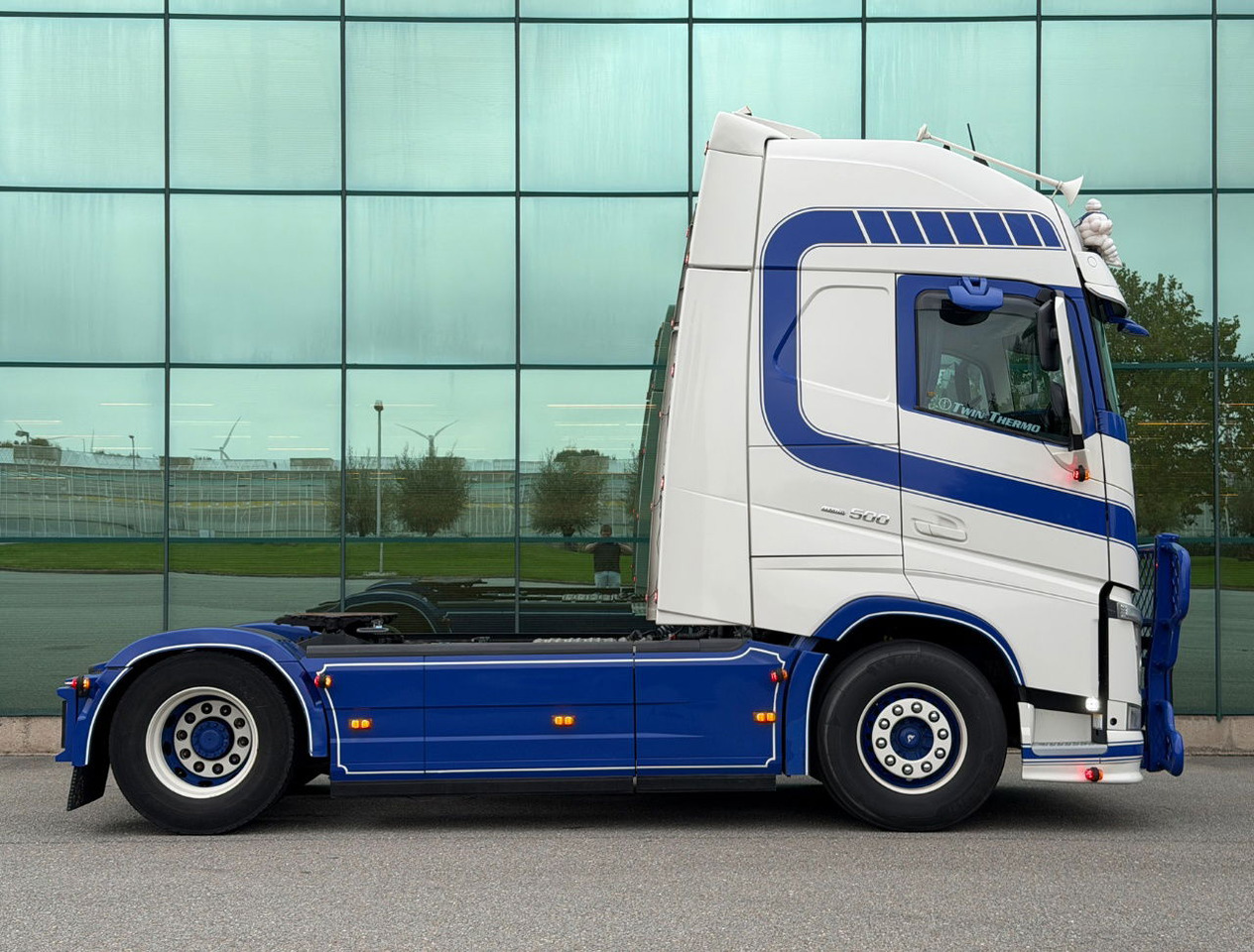 Volvo FH 500 Retarder Globetrotter XL 2x Tanks Special Interior TOP Condition NL Truck - Cabeza tractora: foto 5 Volvo FH 500 Retarder Globetrotter XL 2x Tanks Special Interior TOP Condition NL Truck - Cabeza tractora: foto 5