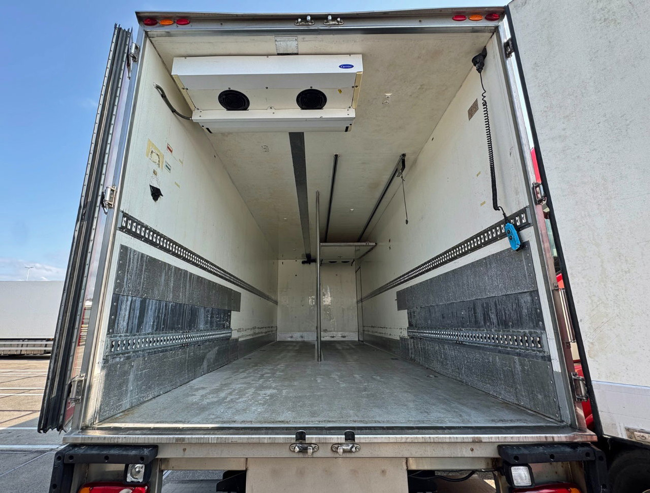 Camión frigorífico DAF CF 250 Carrier Supra 1150 Multi Temp 561.000 KM Tail Lift NL Truck: foto 12