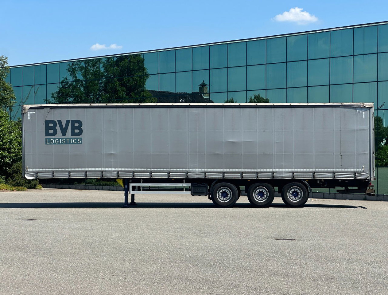 Kögel SN24 Edscha SAF Axles Disc Brakes Lift Axle TOP Condition NL Trailer - Semirremolque lona: foto 2 Kögel SN24 Edscha SAF Axles Disc Brakes Lift Axle TOP Condition NL Trailer - Semirremolque lona: foto 2