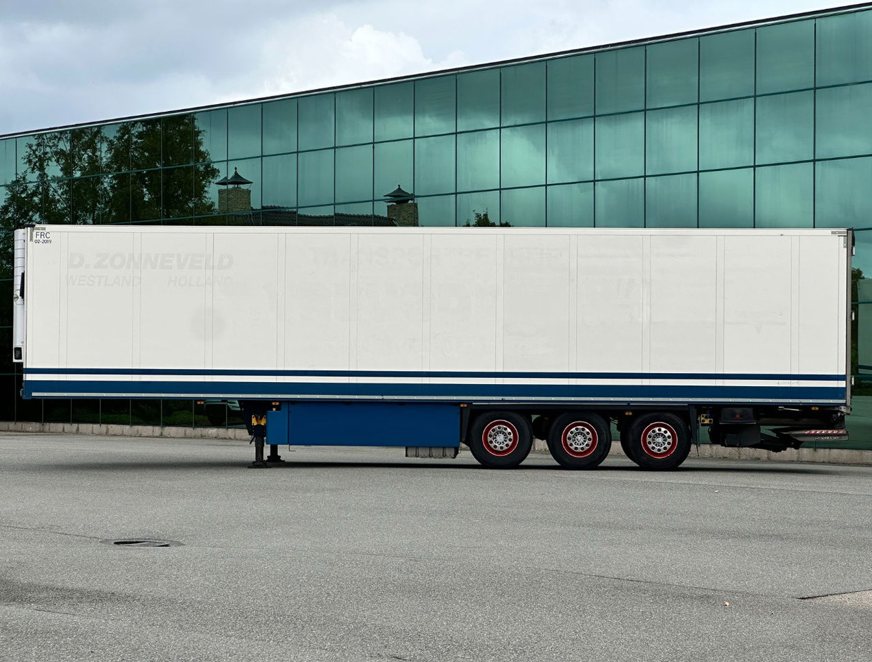 Schmitz Cargobull SCBS3B Carrier Vector 1550 Only 3367 Engine Hours Flowerwide 270 CM High Inside Lift Axle Tail Lift - Semirremolque frigorífico: foto 2 Schmitz Cargobull SCBS3B Carrier Vector 1550 Only 3367 Engine Hours Flowerwide 270 CM High Inside Lift Axle Tail Lift - Semirremolque frigorífico: foto 2