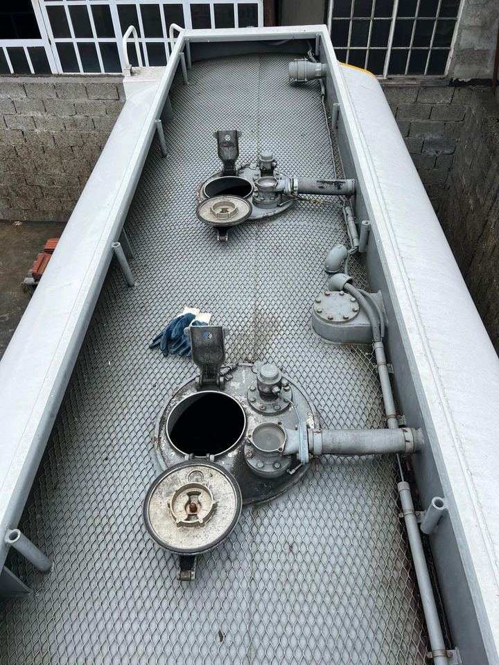 STOKOTA 20000 L, BOTTOM and TOP LOADING - Remolque cisterna: foto 4 STOKOTA 20000 L, BOTTOM and TOP LOADING - Remolque cisterna: foto 4