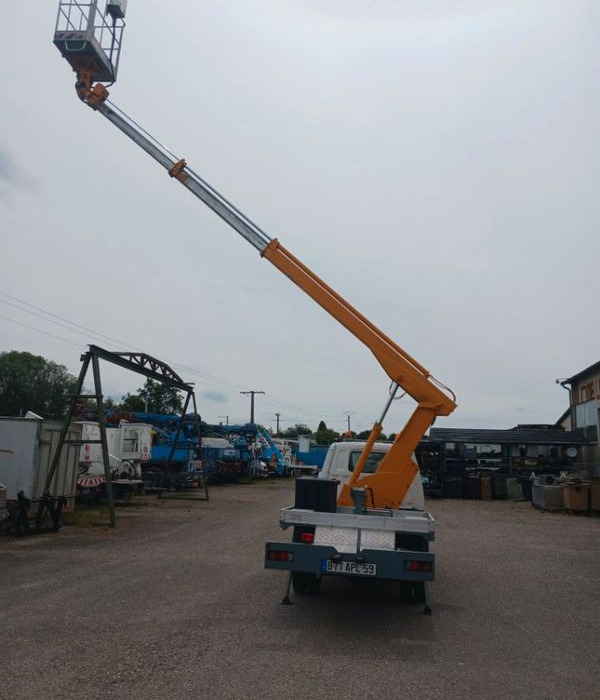 Nacelles sur VL et PL - Camión con plataforma elevadora: foto 3 Nacelles sur VL et PL - Camión con plataforma elevadora: foto 3