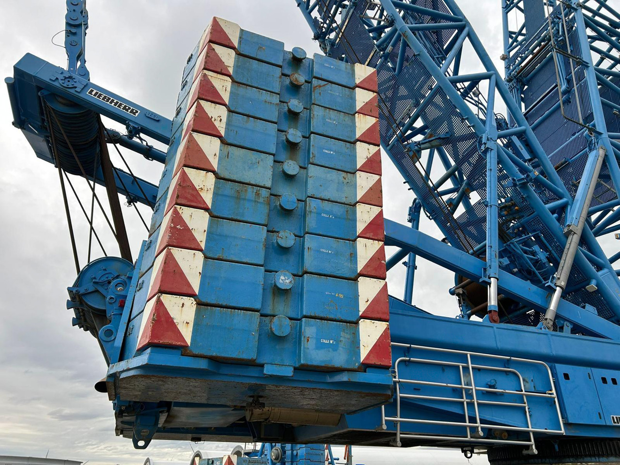 LIEBHERR LR 1600-2 - Grúa sobre orugas: foto 5 LIEBHERR LR 1600-2 - Grúa sobre orugas: foto 5