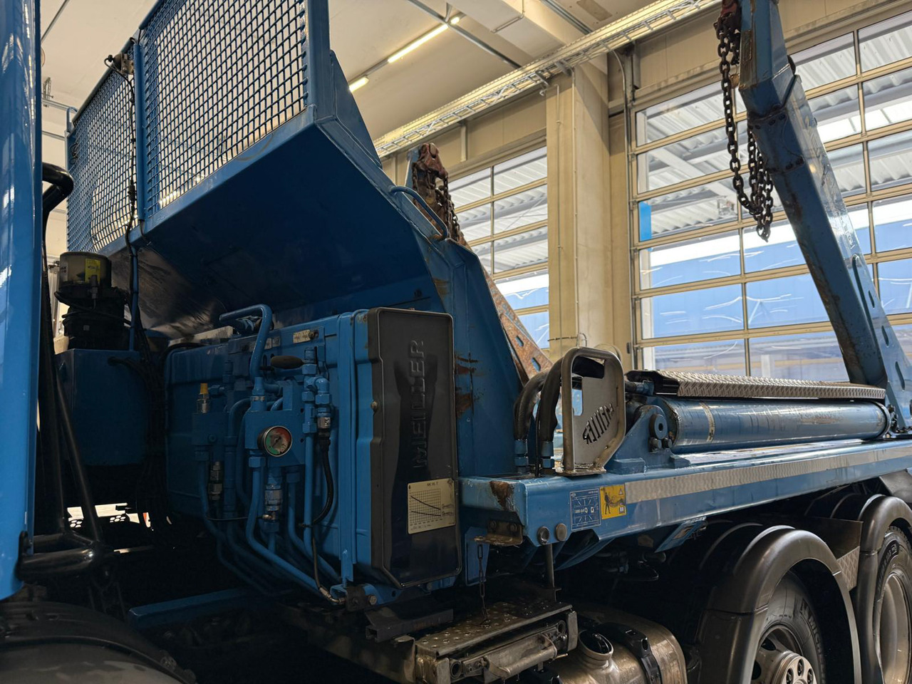 SCANIA P450 6x2 + AK16N TC - Camión portacontenedor de cadenas: foto 4 SCANIA P450 6x2 + AK16N TC - Camión portacontenedor de cadenas: foto 4