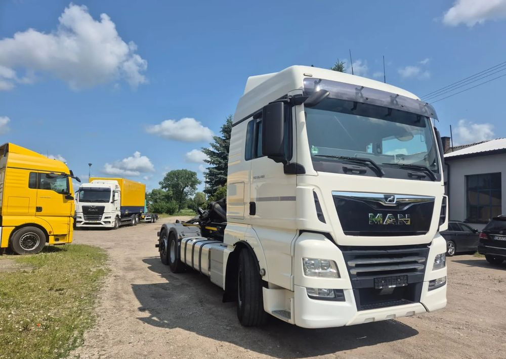 MAN TGX 26-460 Hakowiec oś skrętna - Camión multibasculante: foto 2 MAN TGX 26-460 Hakowiec oś skrętna - Camión multibasculante: foto 2