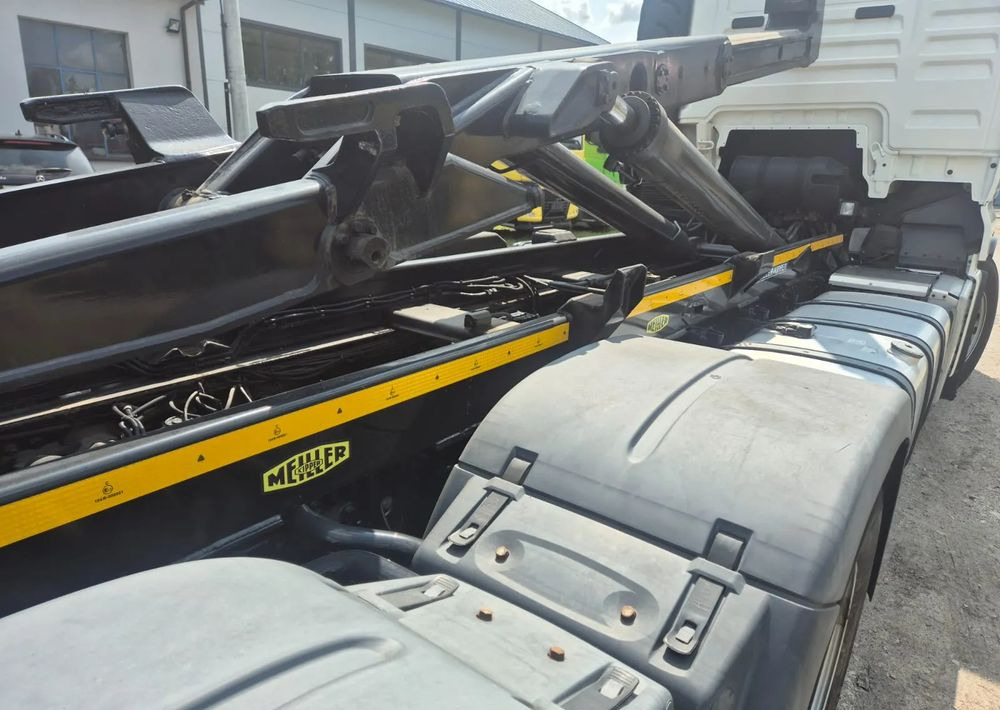 MAN TGX 26-460 Hakowiec oś skrętna - Camión multibasculante: foto 5 MAN TGX 26-460 Hakowiec oś skrętna - Camión multibasculante: foto 5