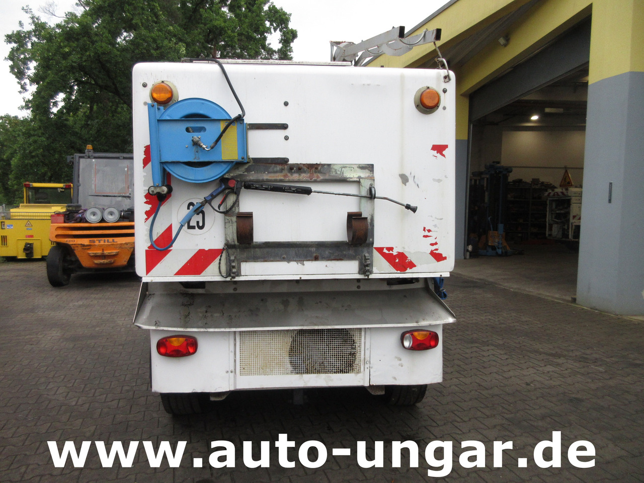 BUCHER CC5000 Kehrmaschine Motorschaden - Euro 5 Kärcher am Heck - Barredora vial: foto 5 BUCHER CC5000 Kehrmaschine Motorschaden - Euro 5 Kärcher am Heck - Barredora vial: foto 5