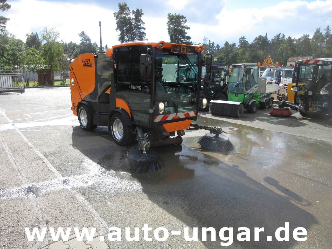 Boschung S2 Küpper-Weisser Kehrmaschine Urban Sweeper 2m³ Knicklenkung 40km/h - Barredora vial: foto 1 Boschung S2 Küpper-Weisser Kehrmaschine Urban Sweeper 2m³ Knicklenkung 40km/h - Barredora vial: foto 1