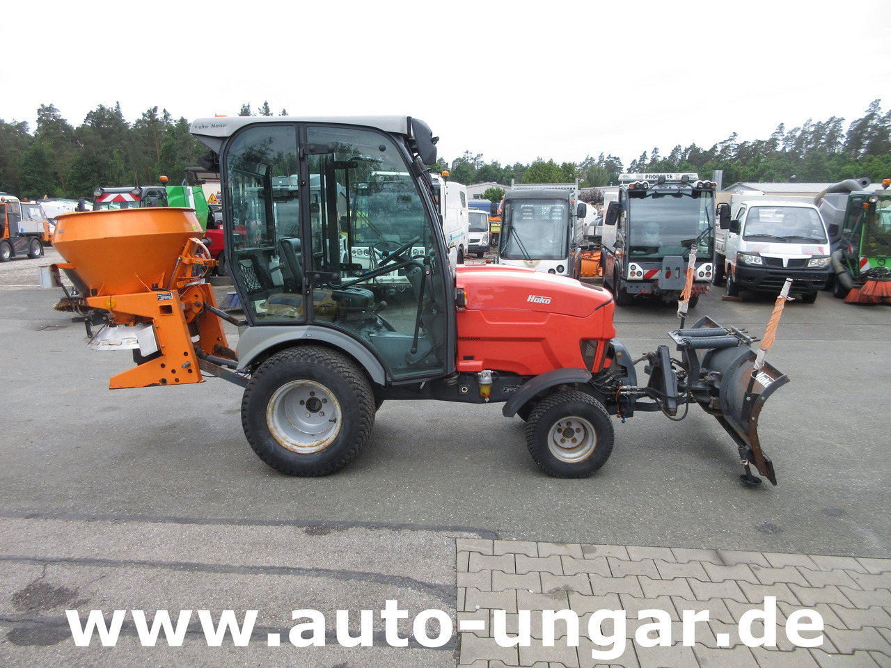 HAKO Hakotrac 2650 DA Winterdienst Schneepflug & Streuer 4x4 Zapfwelle Hydraulik - Tractor municipal: foto 3 HAKO Hakotrac 2650 DA Winterdienst Schneepflug & Streuer 4x4 Zapfwelle Hydraulik - Tractor municipal: foto 3