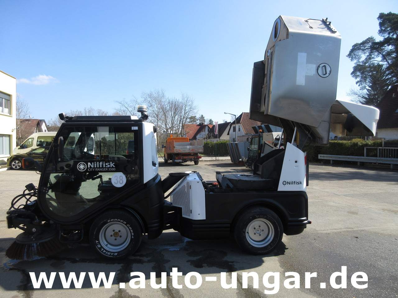 NILFISK CR3500 CityRanger Schmidt Flexigo Multigo 4x4 Kehrmaschine Geräteträger - Barredora vial: foto 3 NILFISK CR3500 CityRanger Schmidt Flexigo Multigo 4x4 Kehrmaschine Geräteträger - Barredora vial: foto 3