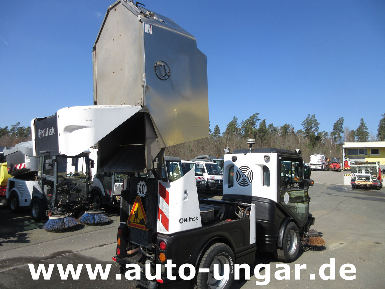 NILFISK CR3500 CityRanger Schmidt Flexigo Multigo 4x4 Kehrmaschine Geräteträger - Barredora vial: foto 4 NILFISK CR3500 CityRanger Schmidt Flexigo Multigo 4x4 Kehrmaschine Geräteträger - Barredora vial: foto 4