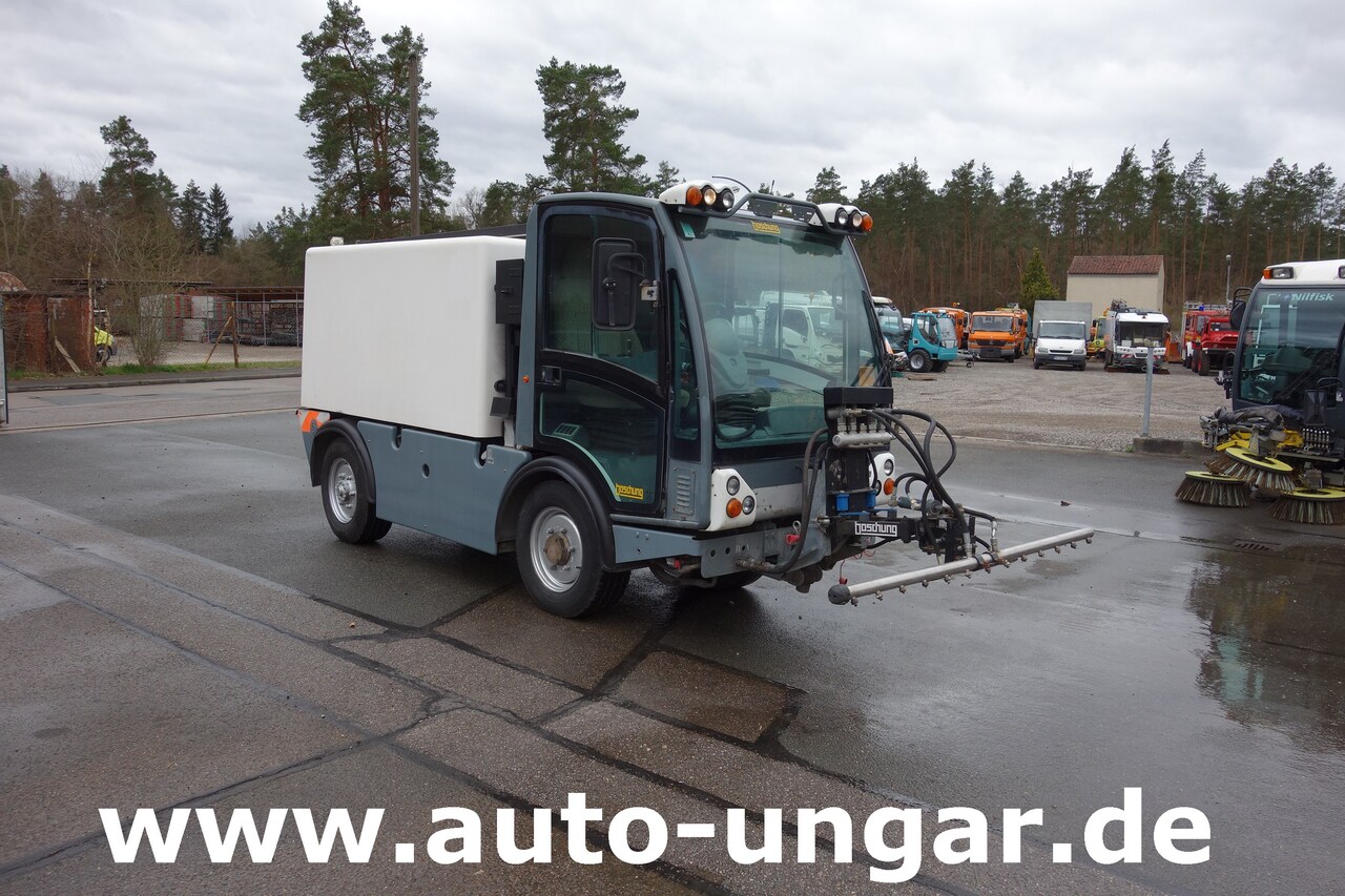 Boschung L3 Schwemmfahrzeug 4-Rad Lenkung Motorschaden - Vehículo municipal: foto 4 Boschung L3 Schwemmfahrzeug 4-Rad Lenkung Motorschaden - Vehículo municipal: foto 4